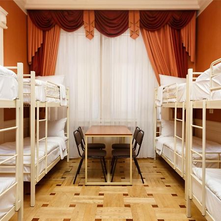 Hostel Suputnyk Lviv Exteriör bild