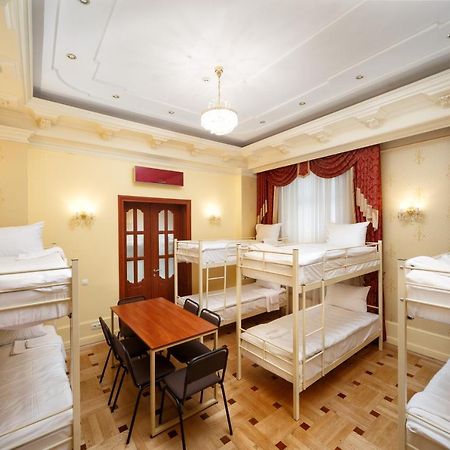 Hostel Suputnyk Lviv Exteriör bild