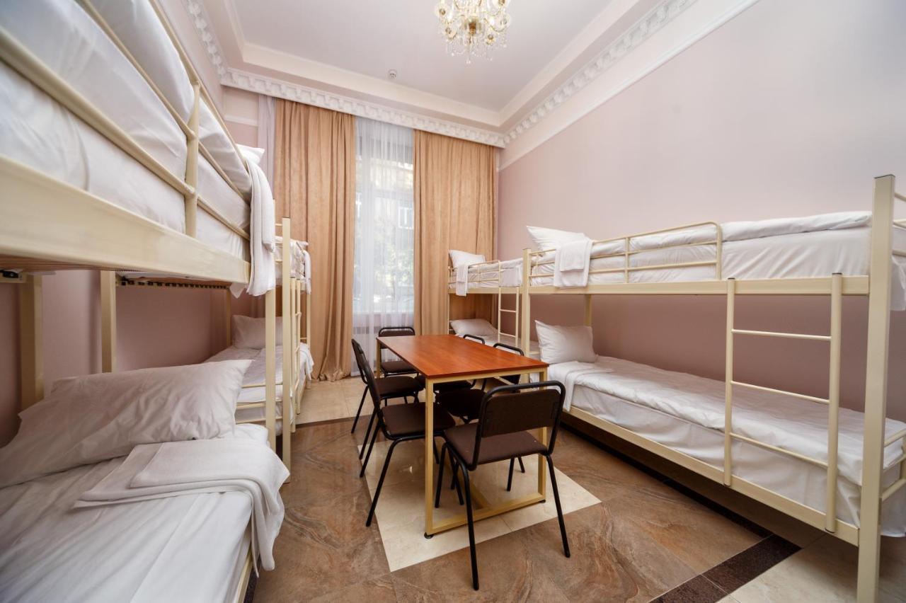 Hostel Suputnyk Lviv Exteriör bild