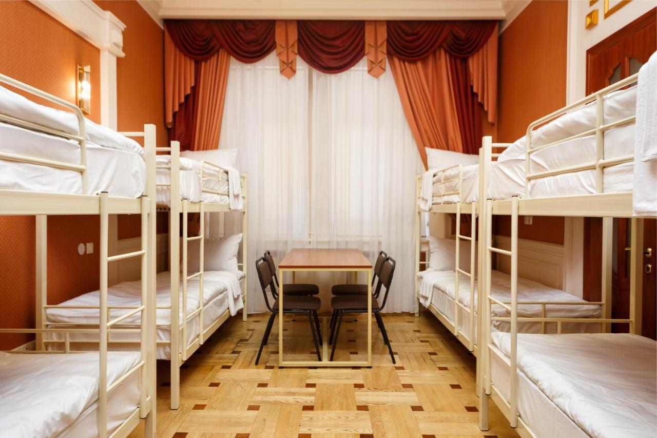 Hostel Suputnyk Lviv Exteriör bild