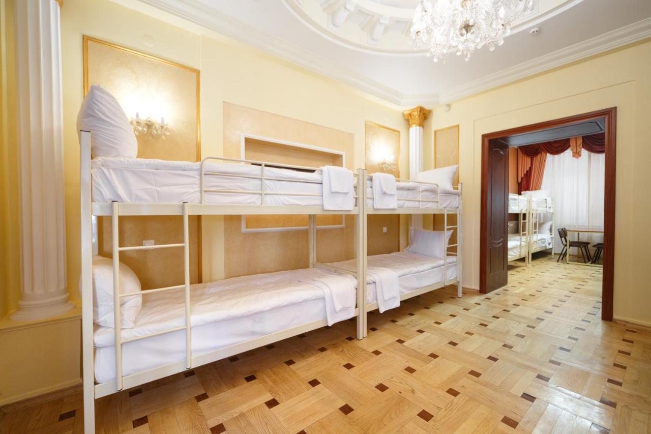 Hostel Suputnyk Lviv Exteriör bild