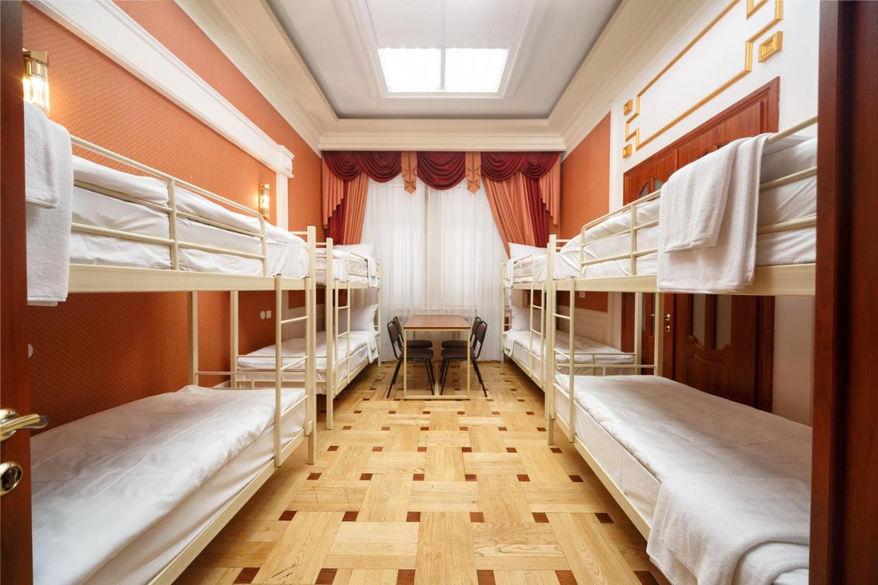 Hostel Suputnyk Lviv Exteriör bild