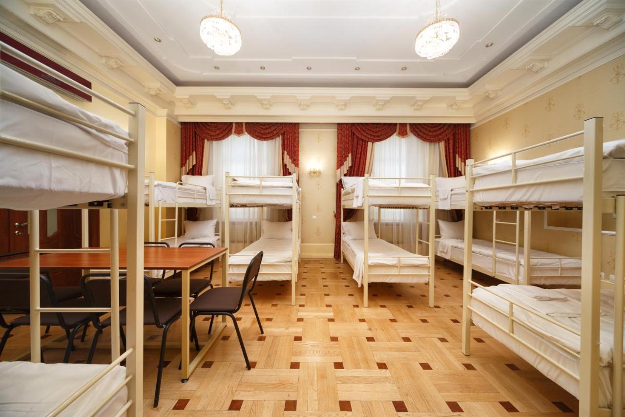Hostel Suputnyk Lviv Exteriör bild